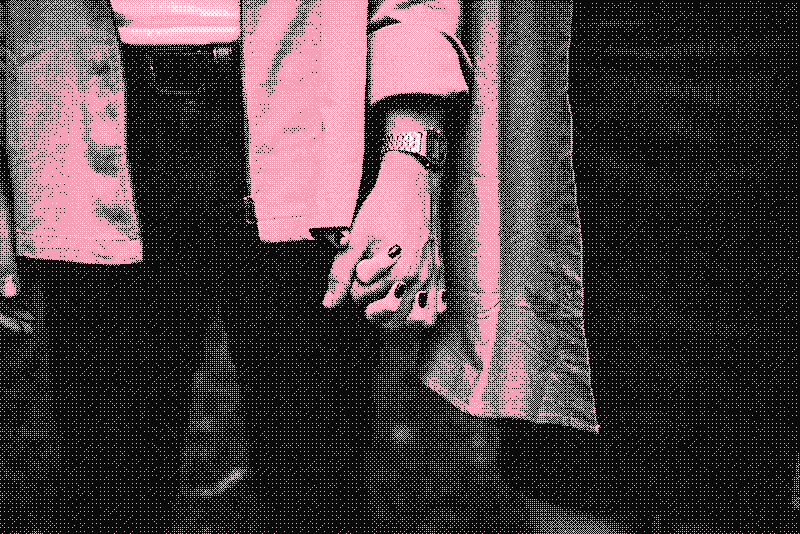 Mains tendres d'un couple